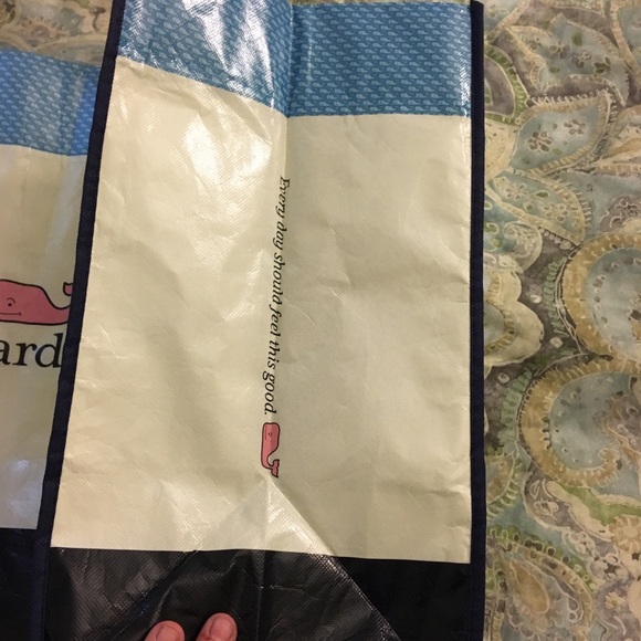 VGUC Vineyard Vines reusable bag - Picture 3 of 8